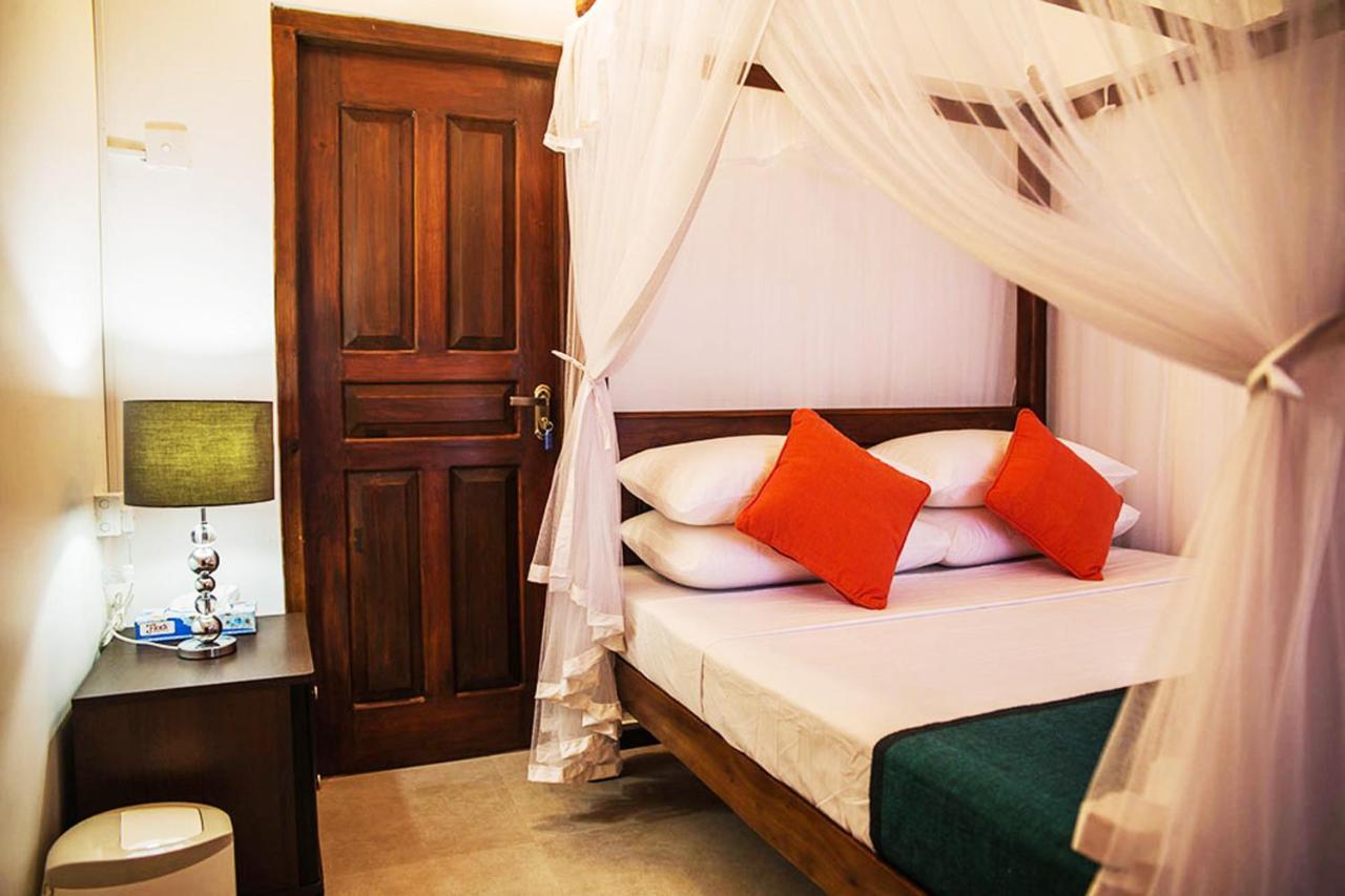 Beach Villa Randiya Galle Bagian luar foto