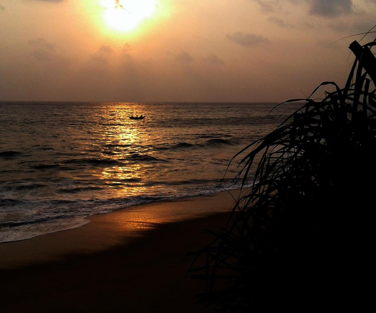 Beach Villa Randiya Galle Bagian luar foto