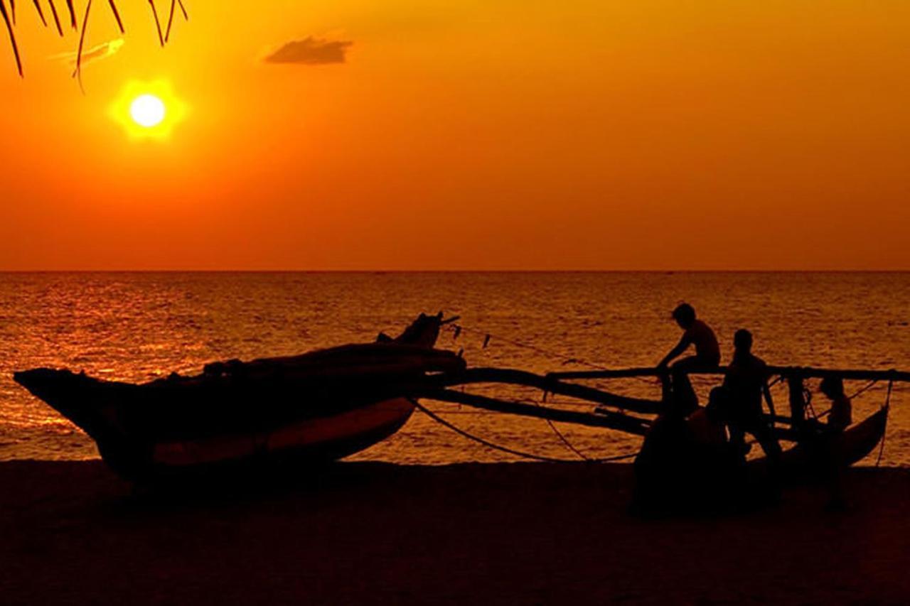 Beach Villa Randiya Galle Bagian luar foto